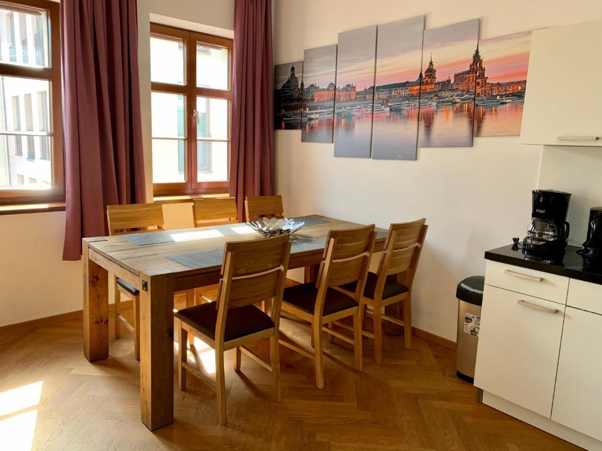 Familienapartment An Der Frauenkirche Dresden Bagian luar foto